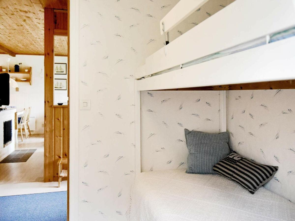 4 Person Holiday Home In Hen N Noesund Exterior photo